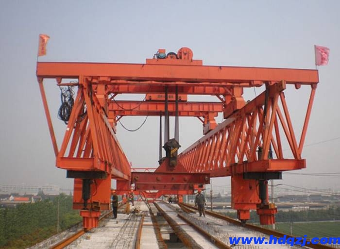 架橋機(jī)過孔架梁施工對環(huán)境的影響及相應(yīng)的環(huán)保措施是什么？